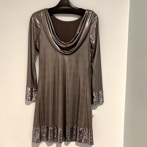 Oleg Cassini Liquid Silver Cowl Back Sequin Party Dress Size 4 - Picture 3 of 7